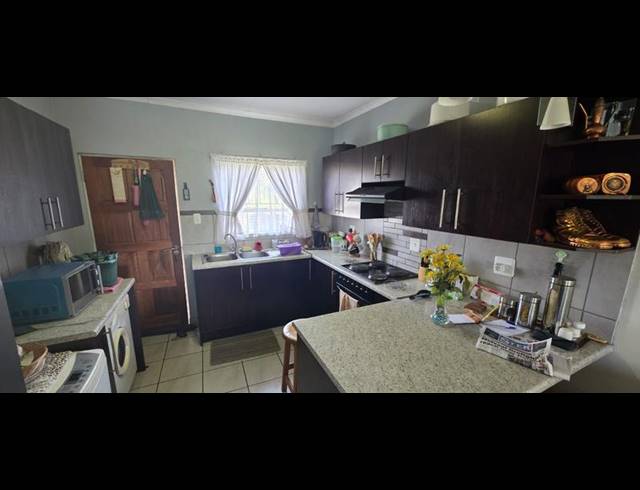 2 BEDROOM TOWNHOUSE FOR SALE IN RIVERSDALE